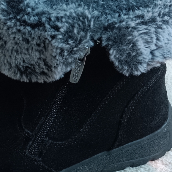 Women's fuzzy ankle boots - Picture 3 of 4